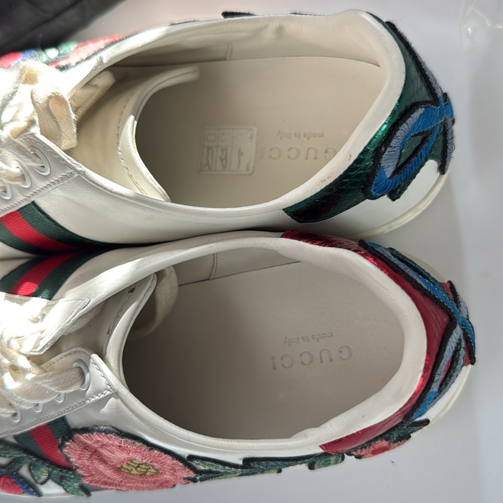 GUCCI SNEAKERS- Gently worn, low top - Picture 4 of 10